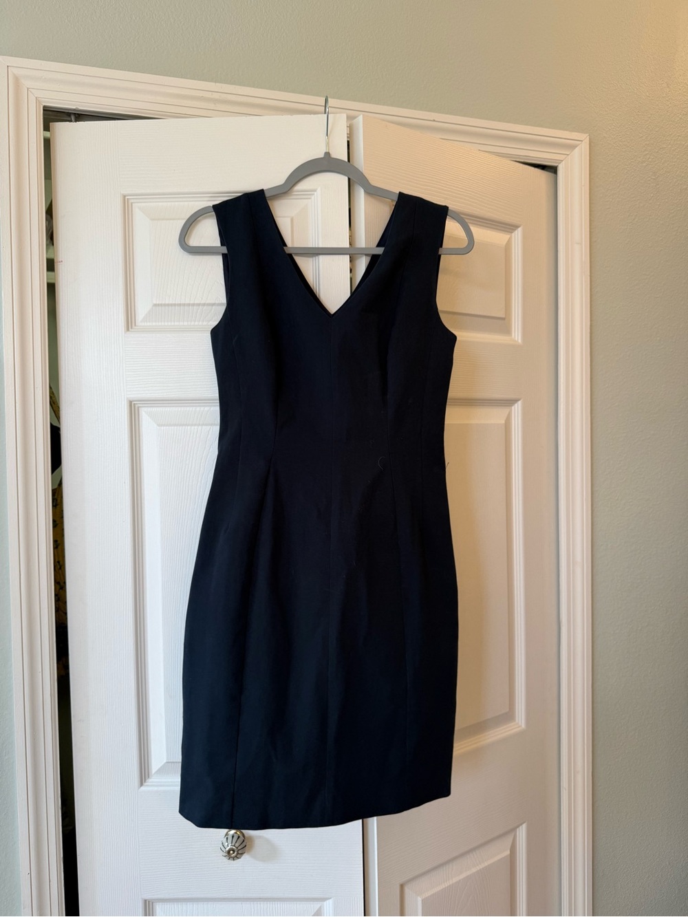 Theory navy blue fitted v neck dress size 6 - Picture 2 of 8